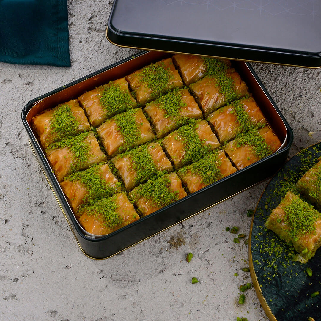 Pistachio Nadir Rolls in Gift Box