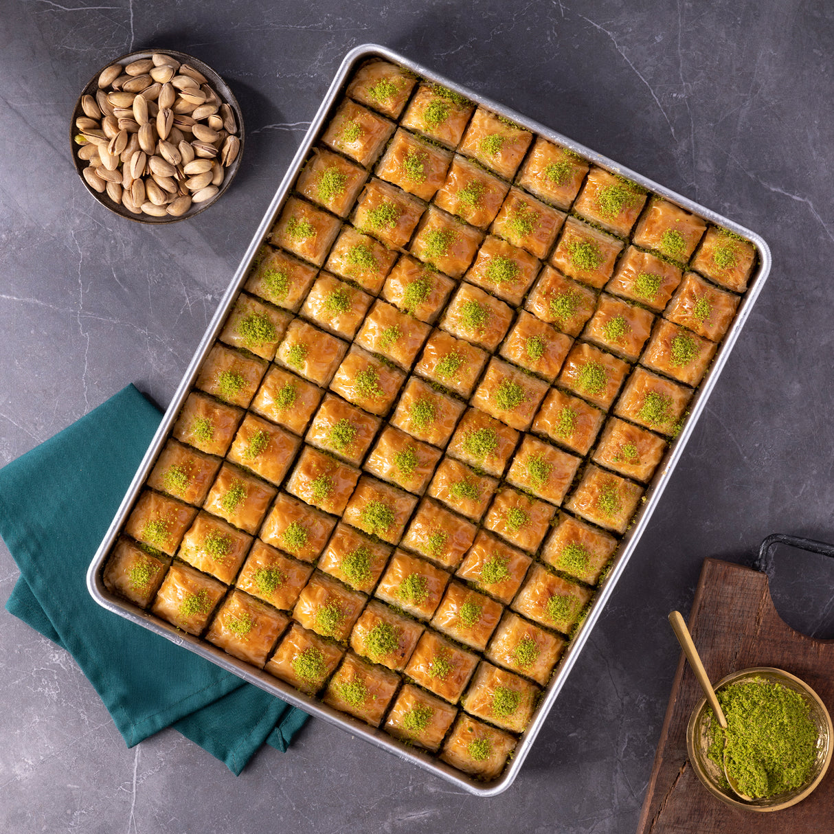 Long Lasting Dry Baklava with Pistachio in Tray